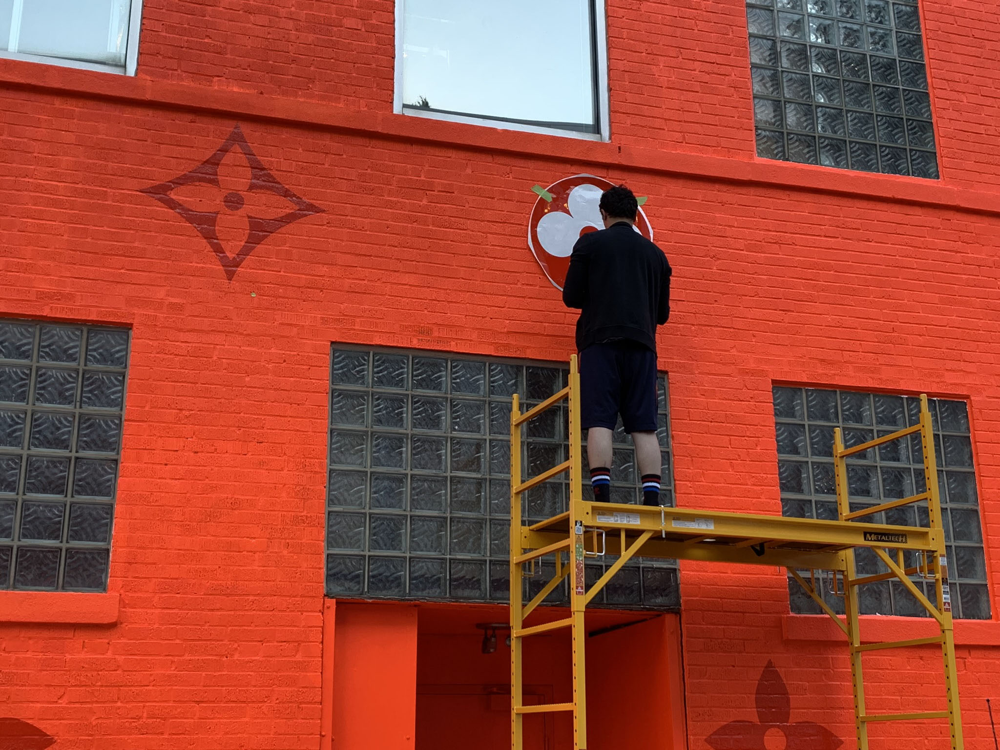 virgil abloh pop up louis vuitton orange mens store chicago