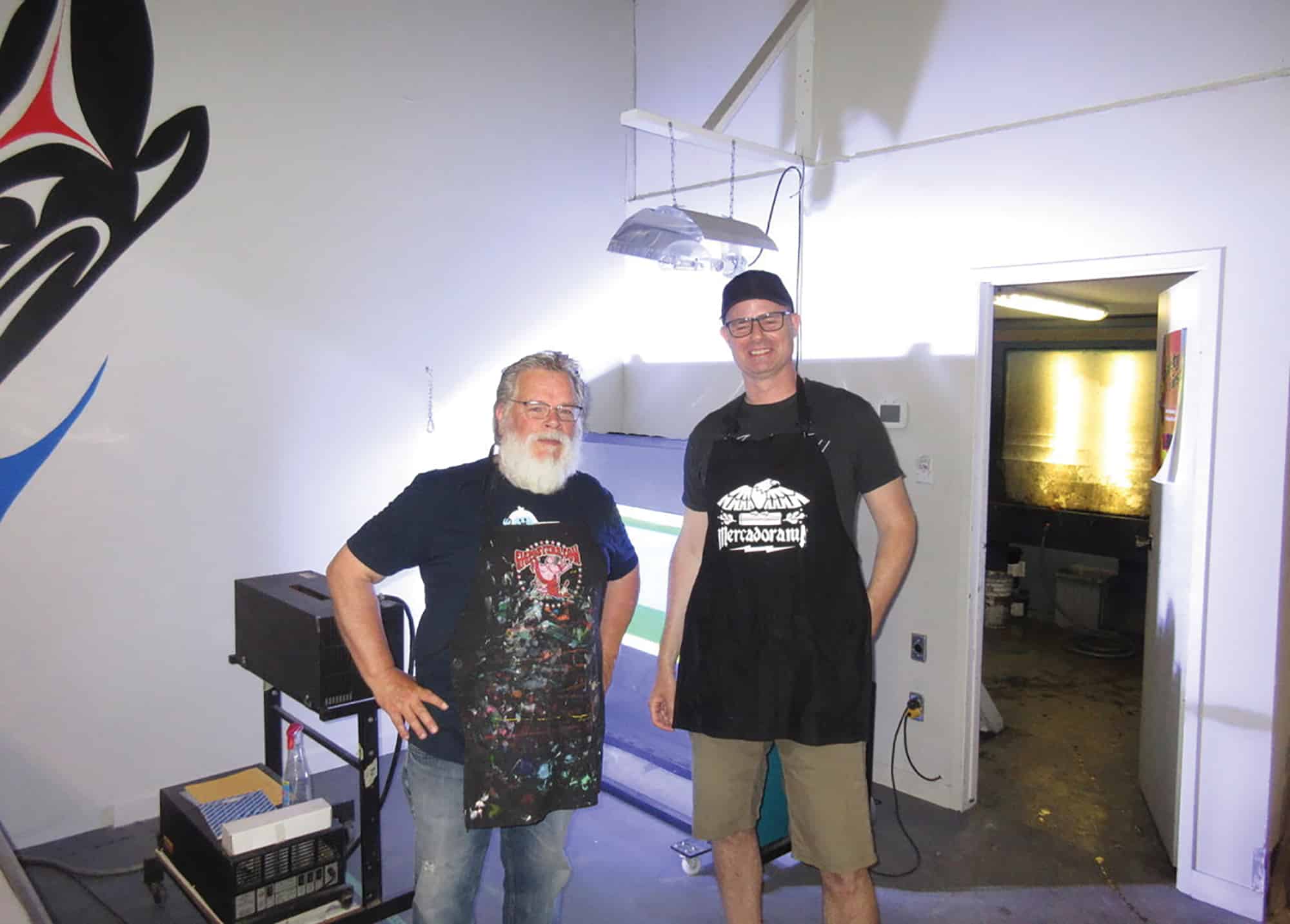Andymac and Dan Stiles start burning screens as they attempt to bring sound, light, and screen printing together at Squeegeerama 2023, sponsored by Screen Printing magazine, Sefar, RH Solutions, and Creative Materials. Did they succeed? 
