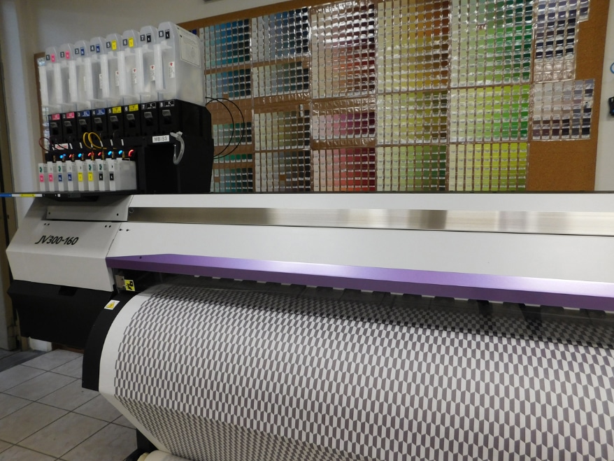 The Mimaki JV300-160 allowed Dino Zoli Textile to offer enhanced customisation for their collections, handle specific design requests from architectural firms, as well as expand the company’s service offerings, significantly broadening their customer base.